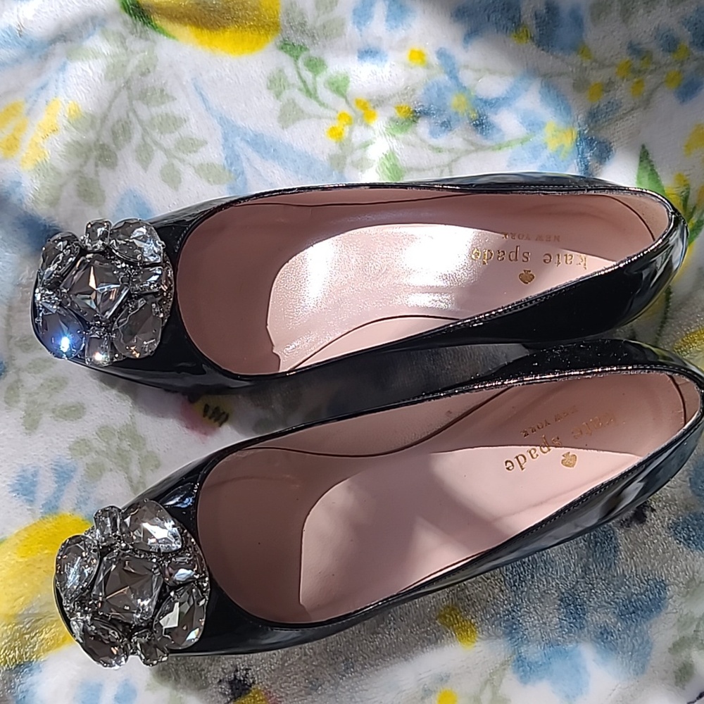 Shoes - Picture 4 of 9